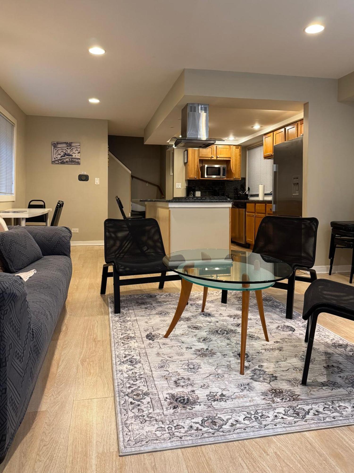Designer Themed 4 Bedroom In Best Location With Patio And Fireplace Chicago Exterior photo